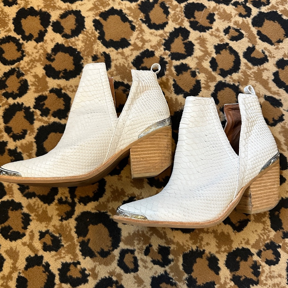 Jeffrey Campbell Cromwell